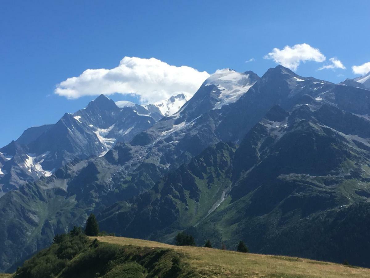 شقة Les Pierres Blanches Mont Blanc لي كونتامين مونتجوا المظهر الخارجي الصورة